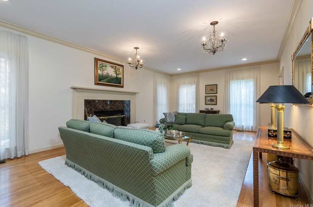 7 Mount Holly Dr, Rye NY 10580-1857 exterior