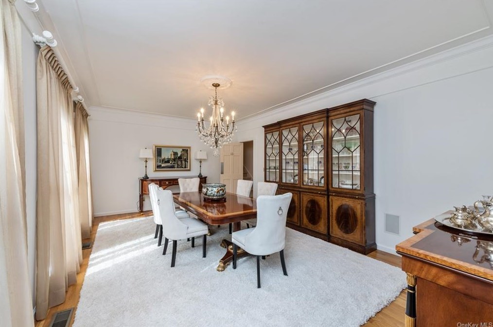 7 Mount Holly Dr, Rye NY 10580-1857 exterior