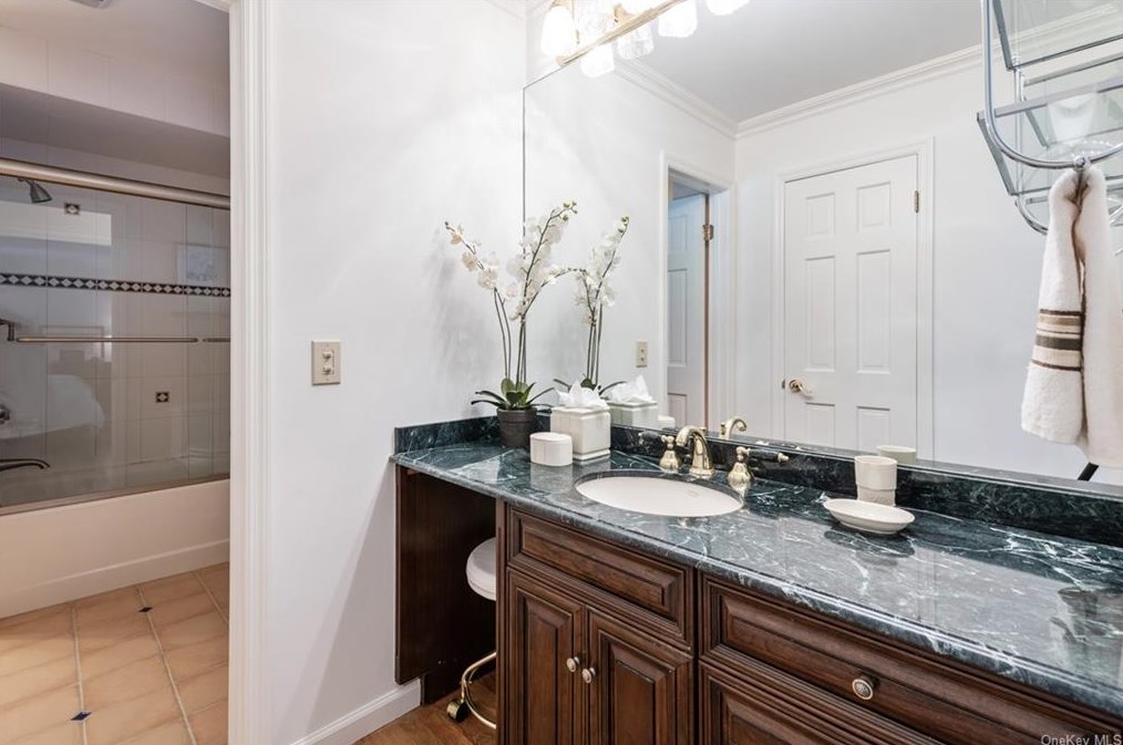 7 Mount Holly Dr, Rye NY 10580-1857 exterior