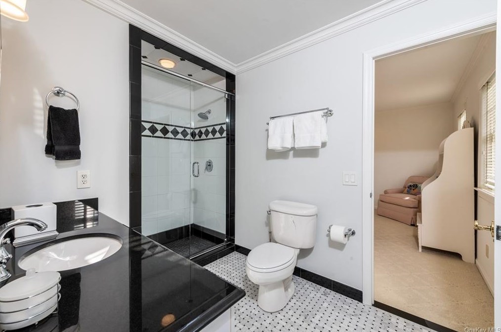 7 Mount Holly Dr, Rye NY 10580-1857 exterior