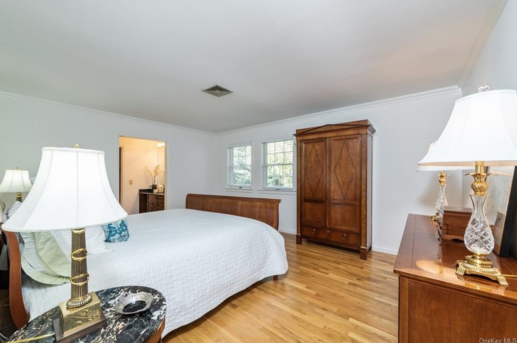 7 Mount Holly Dr, Rye NY 10580-1857 exterior