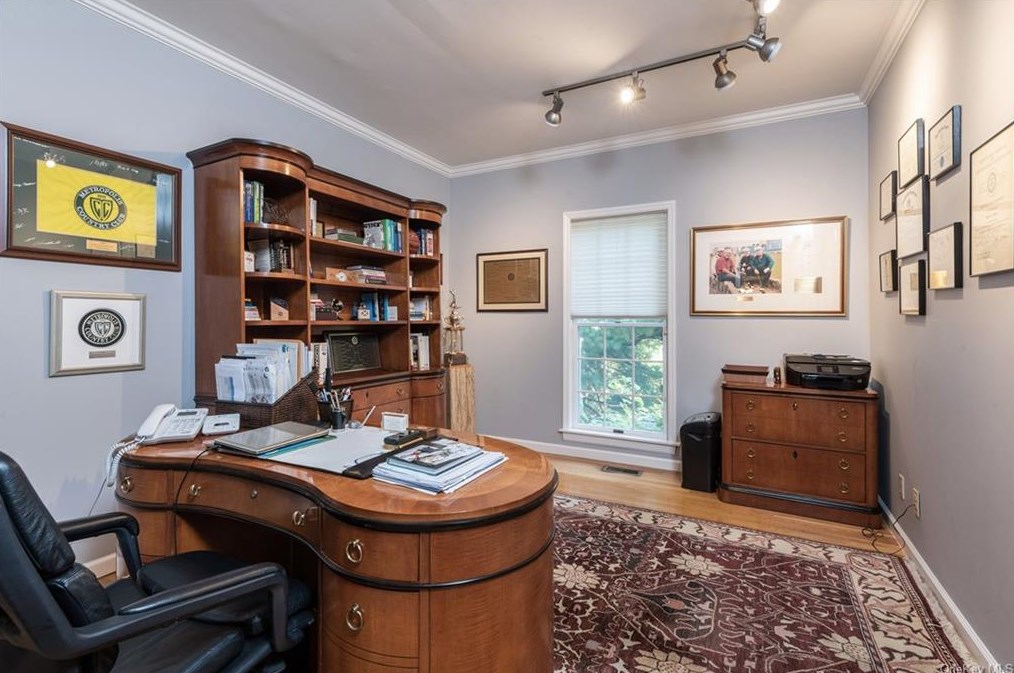 7 Mount Holly Dr, Rye NY 10580-1857 exterior