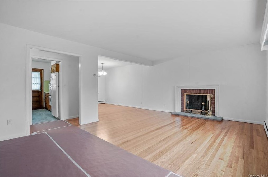 7 Crystal Ct, Montrose, NY 10548-1114