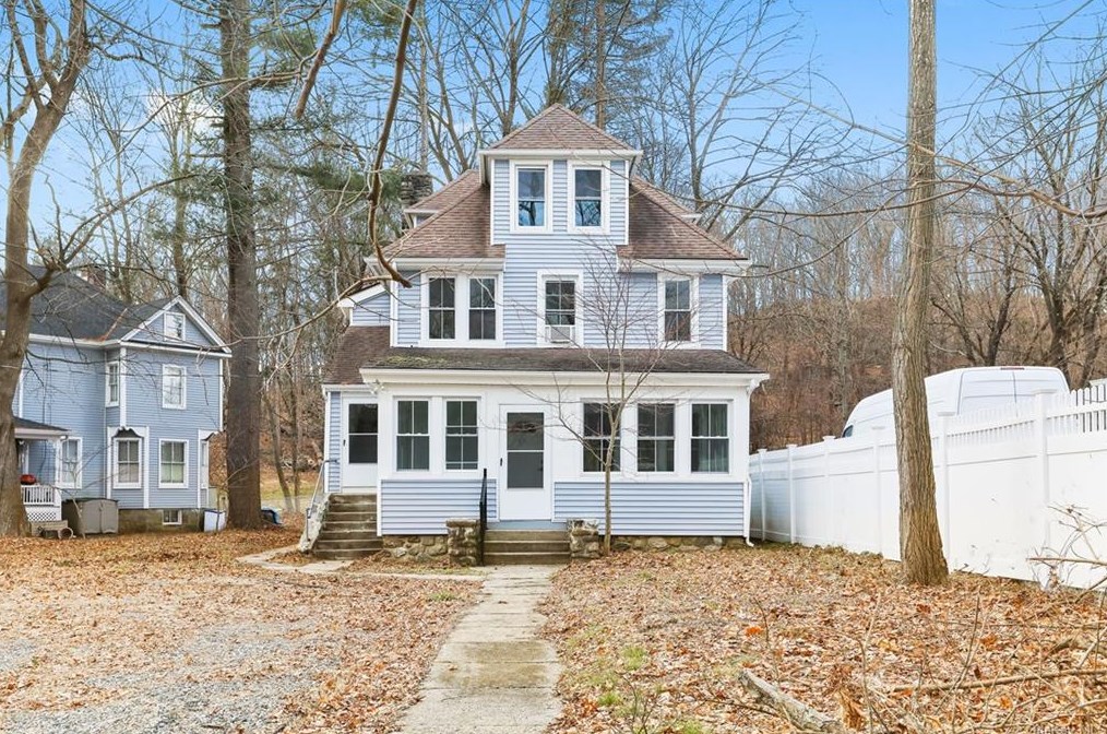 42 Old Bedford Rd, Goldens Bridge, NY 10526-1000