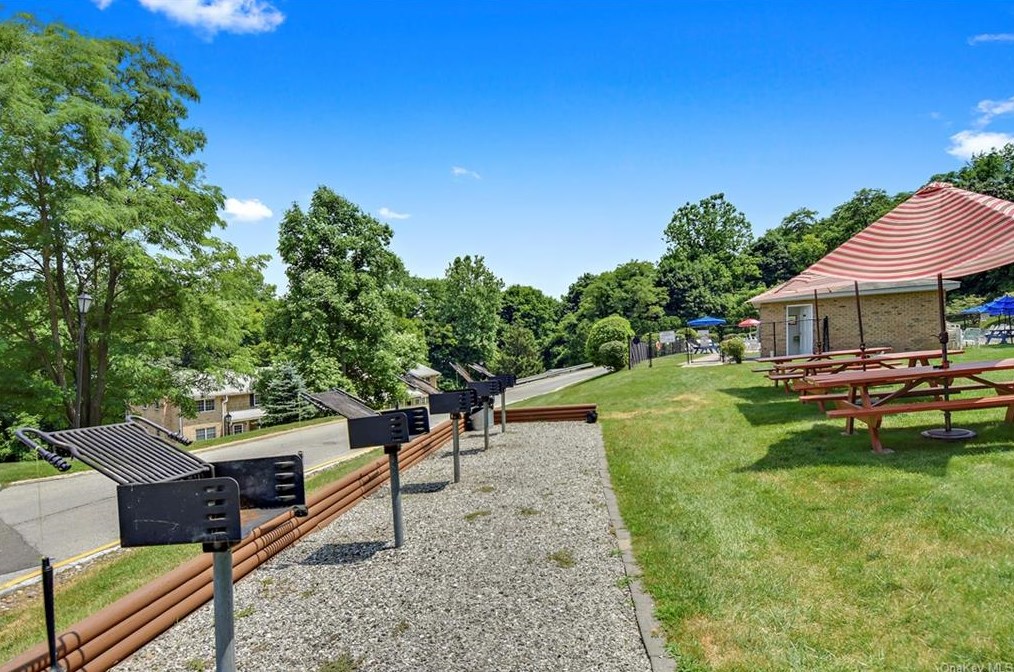 1840 Crompond Rd, Peekskill NY  10566-4157 exterior