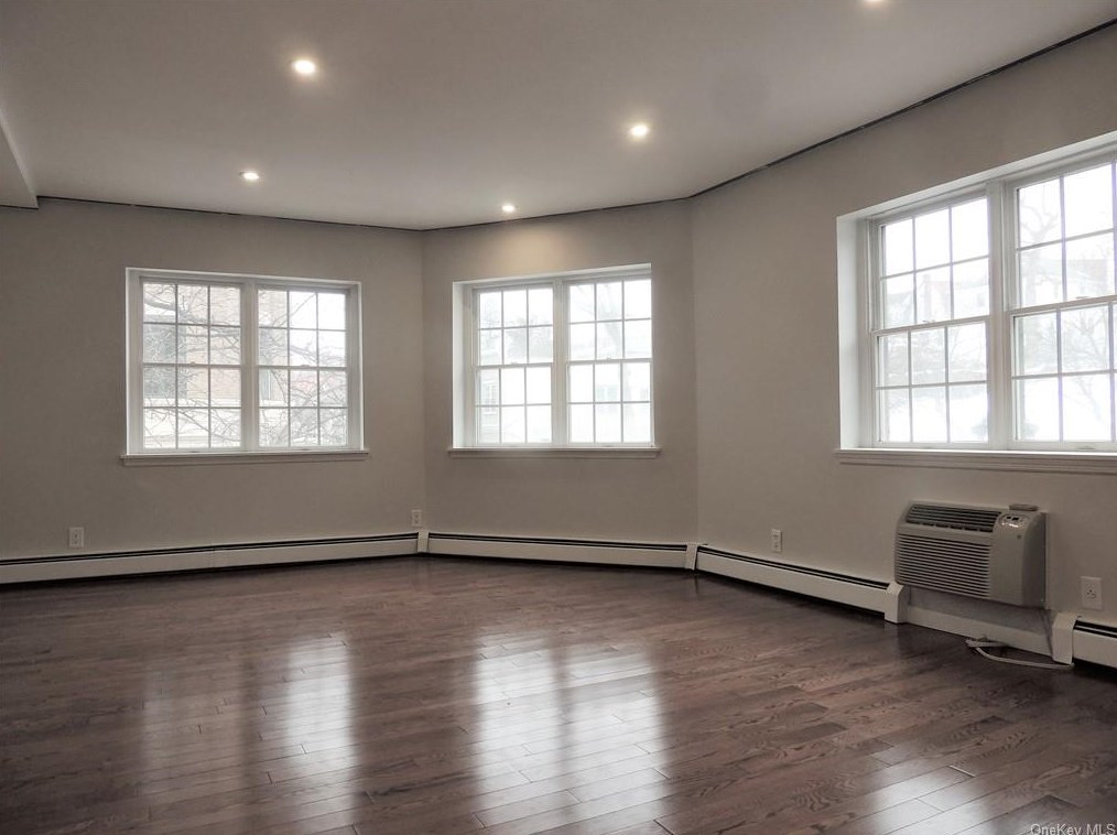 16 Spring St #2c, Yonkers, NY 10706