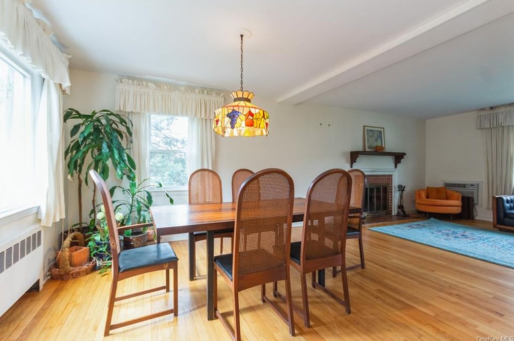 115 Pierce Dr, Pleasantville, NY 10570