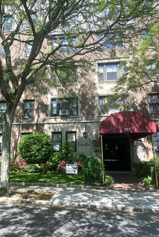 127 Garth Rd, Scarsdale NY  10583-3754 exterior