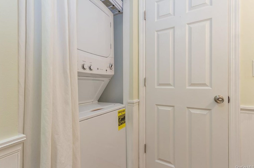 25 Waterview Est, Peekskill NY 10566-4437 exterior