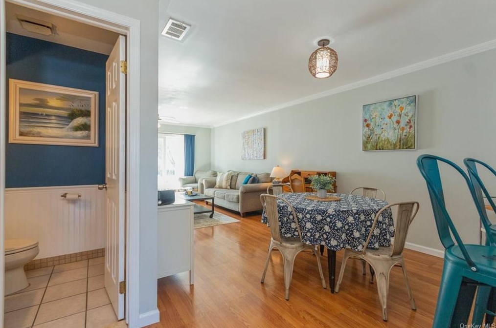 25 Waterview Est, Peekskill NY 10566-4437 exterior