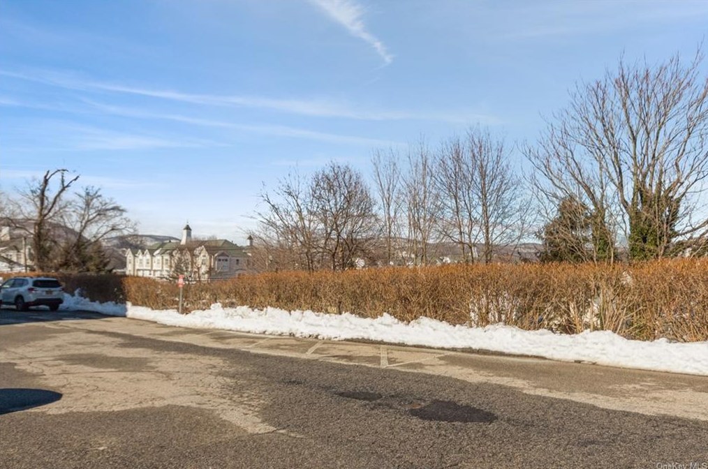 25 Waterview Est, Peekskill NY 10566-4437 exterior