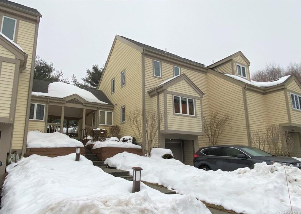 3303 Homestead Ct, Peekskill, NY 10566-6900