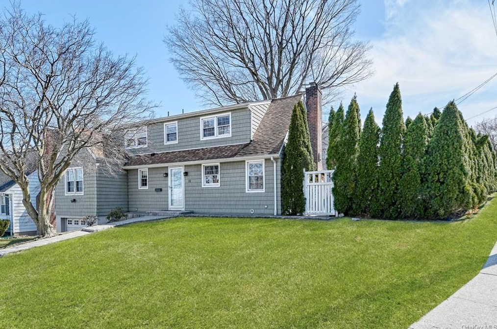 22 Knollwood Ave, Elmsford, NY 10523