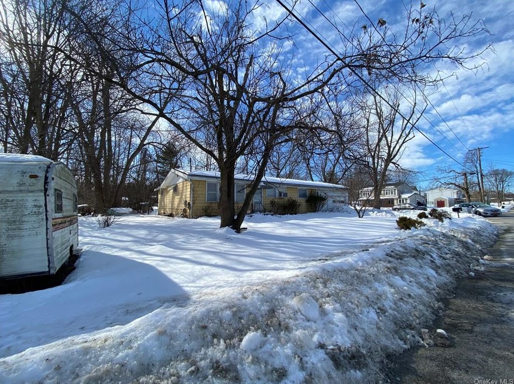 3 Truex Dr, Newburgh, NY 12553-5204