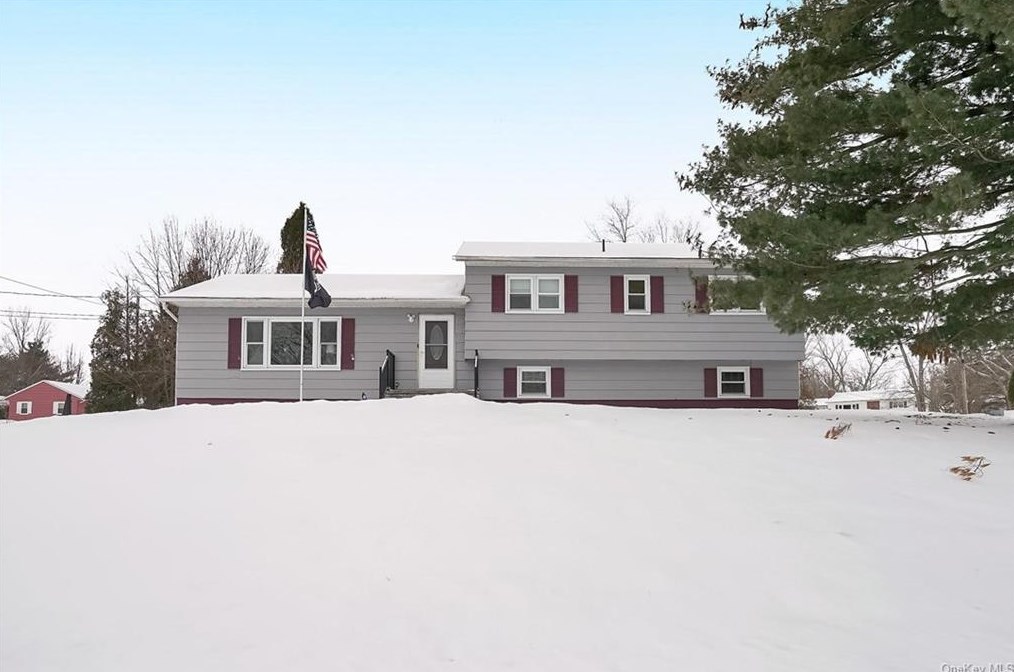 20 Estate Blvd, Newburgh, NY 12550-2522