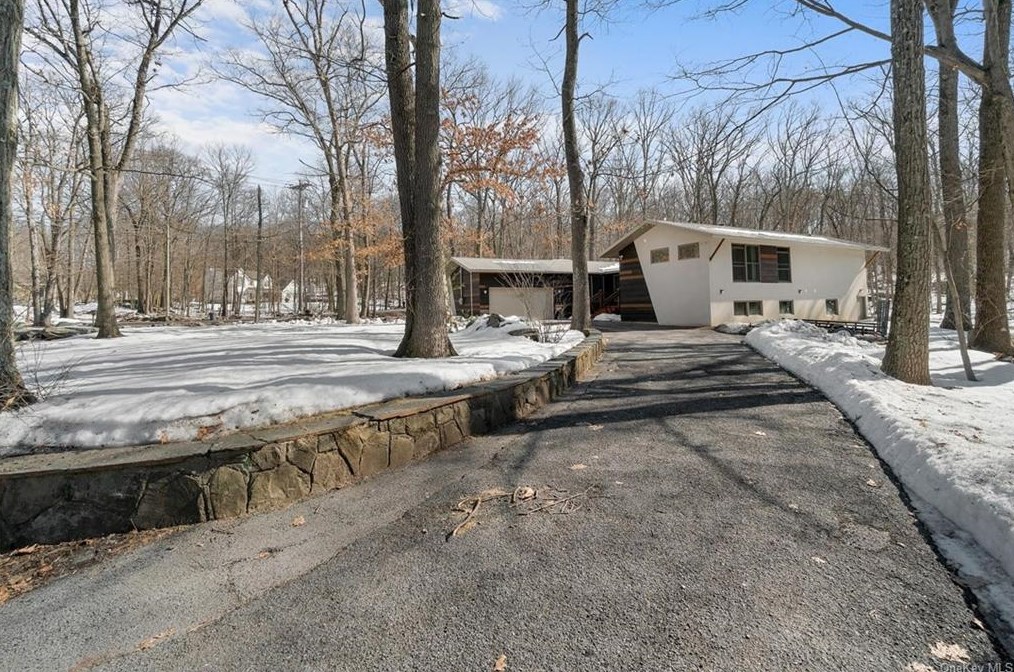 3 Cliff Ct, Monroe, NY 10950-2141