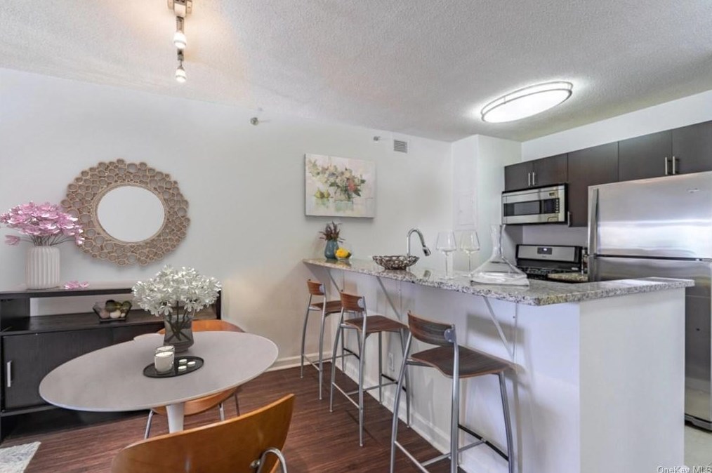 25 Martine Ave #1107, White Plains, NY 10606
