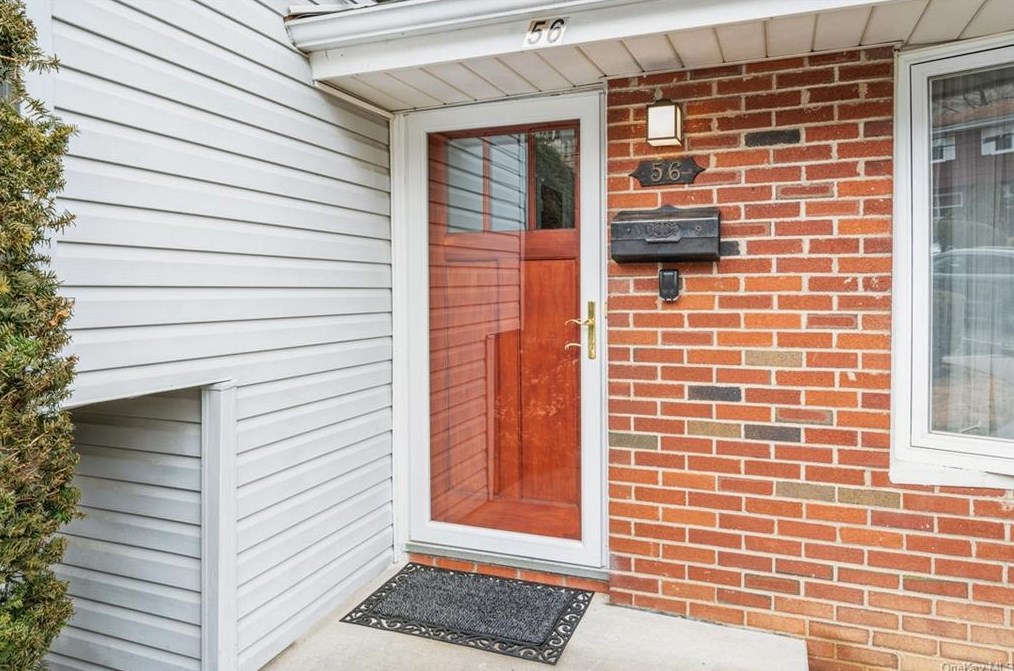 56 Homecrest Oval, Yonkers, NY 10703-1412