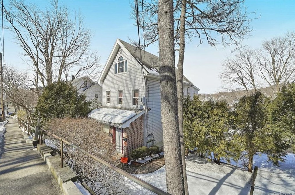 1224 Crompond Rd, Peekskill, NY 10566