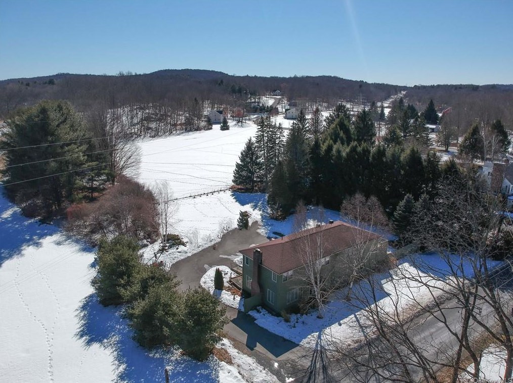 360 Hibernia Rd, Salt Point, NY 12578-2116