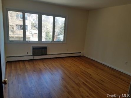 76 Edgewood Ave, Yonkers, NY 10704-2439