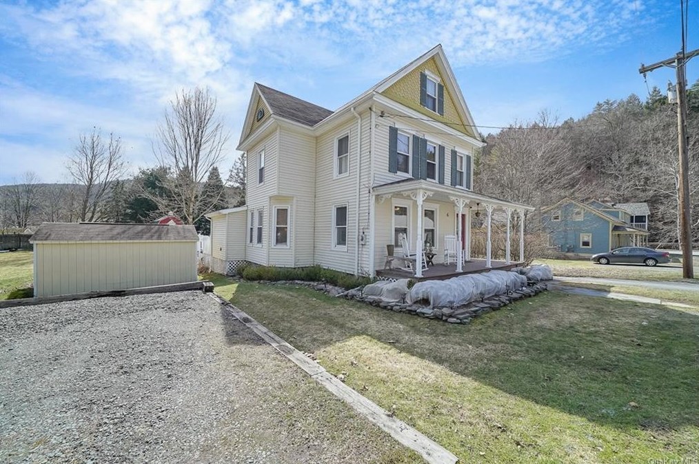 6 Beechwoods Rd, Callicoon, NY 12723