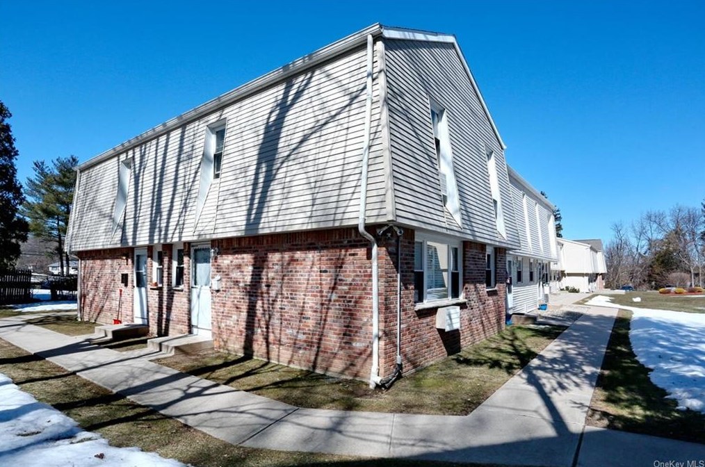 20 Main St #20, Garnerville, NY 10923