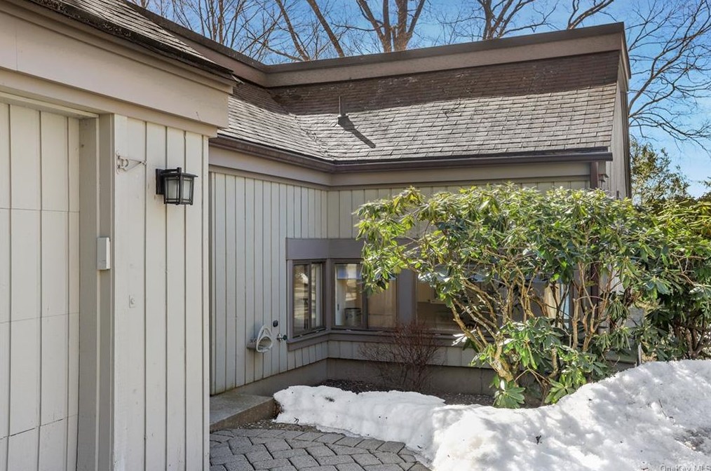 69 Heritage Hills #d, Somers Town, NY 10589