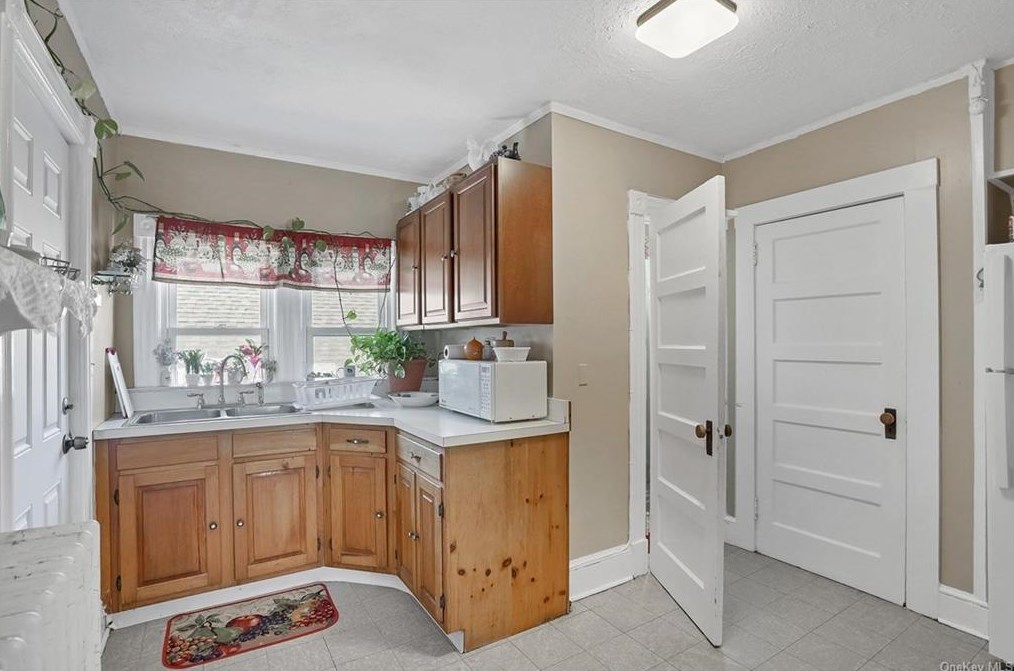 935 Reynolds St, Peekskill NY 10566-2332 exterior