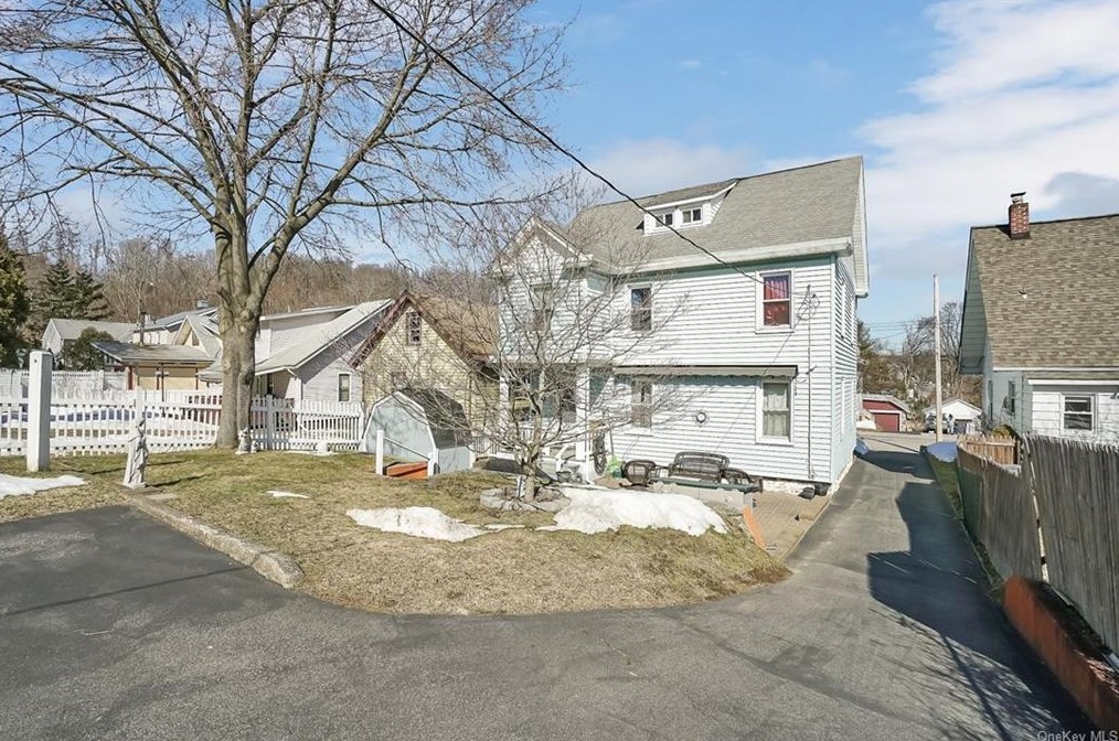 935 Reynolds St, Peekskill NY 10566-2332 exterior