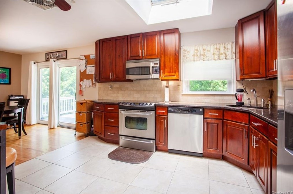 119 Pierce Dr, Pleasantville, NY 10570