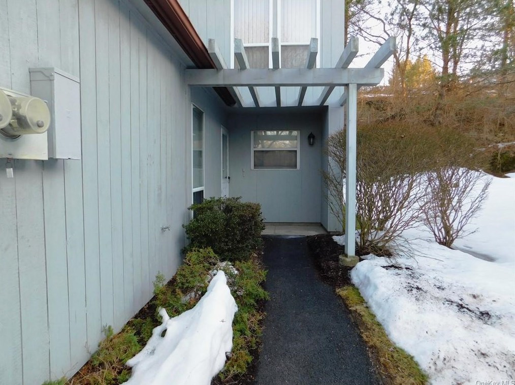 3 Woods View Ct #1, Yorktown Hgts, NY 10598