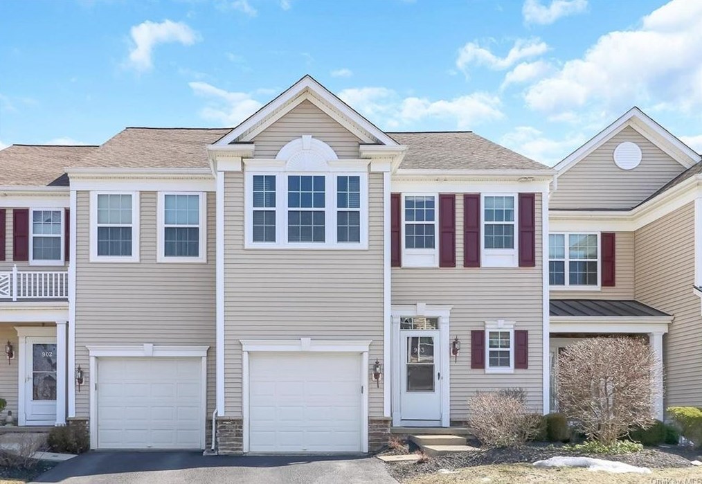 6 Bainbridge Pl, Newburgh, NY 12550-7425