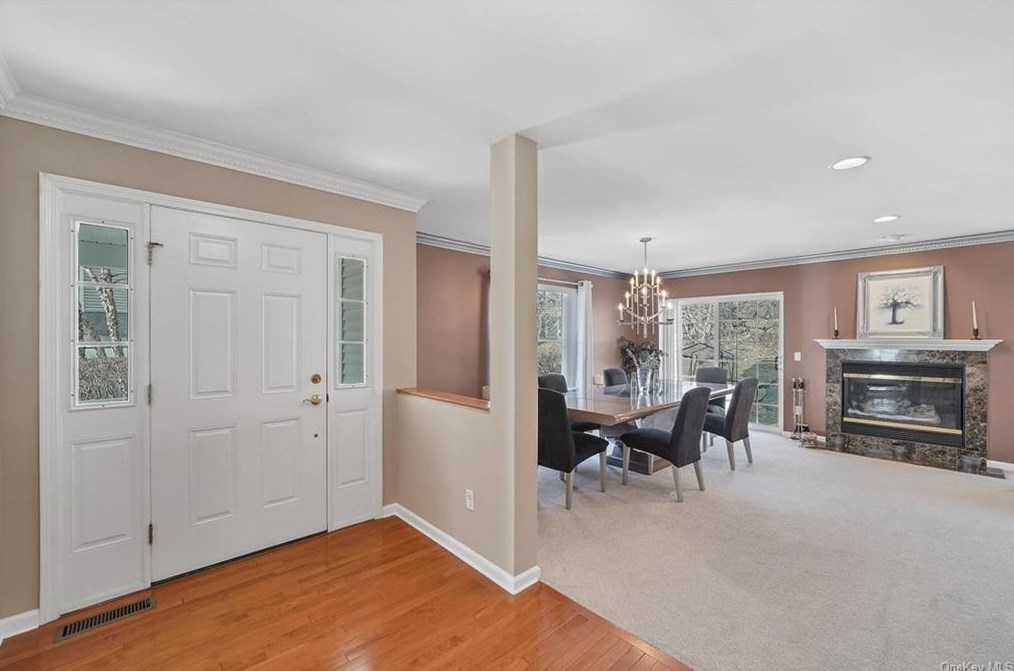 90 Hillcrest Ln, Peekskill NY  10566-6925 exterior