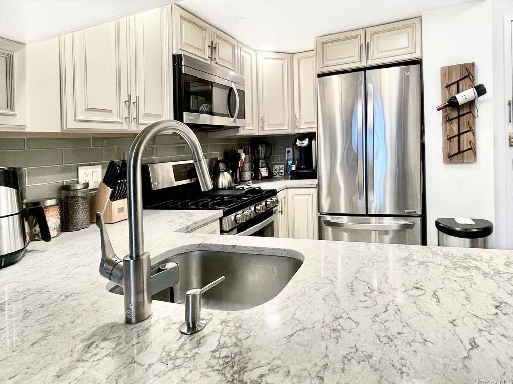 10 Stewart Pl Apt 5jw, White Plains, NY