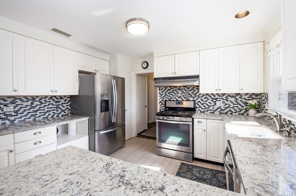 35 Kass Rd, White Plains, NY 10605