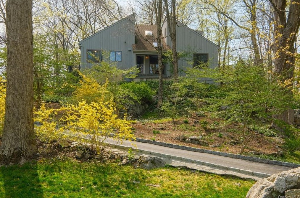 20 Florence Dr, Chappaqua, NY 10514