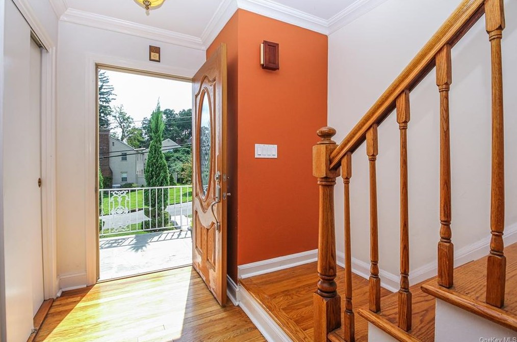 29 Benedict Ave, Yonkers, NY 10709-5436
