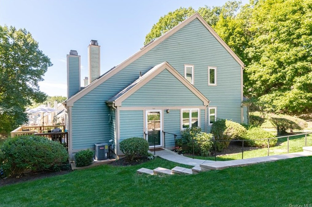 3601 Homestead Ct, Peekskill, NY 10566-6903