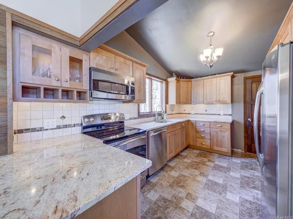 165 Hardscrabble Rd, Port Jervis, NY 12771-3285