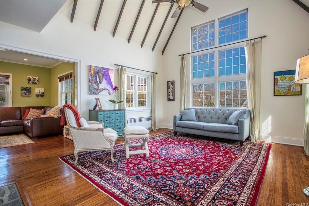 11 Copley Rd, Larchmont, NY 10538-3208