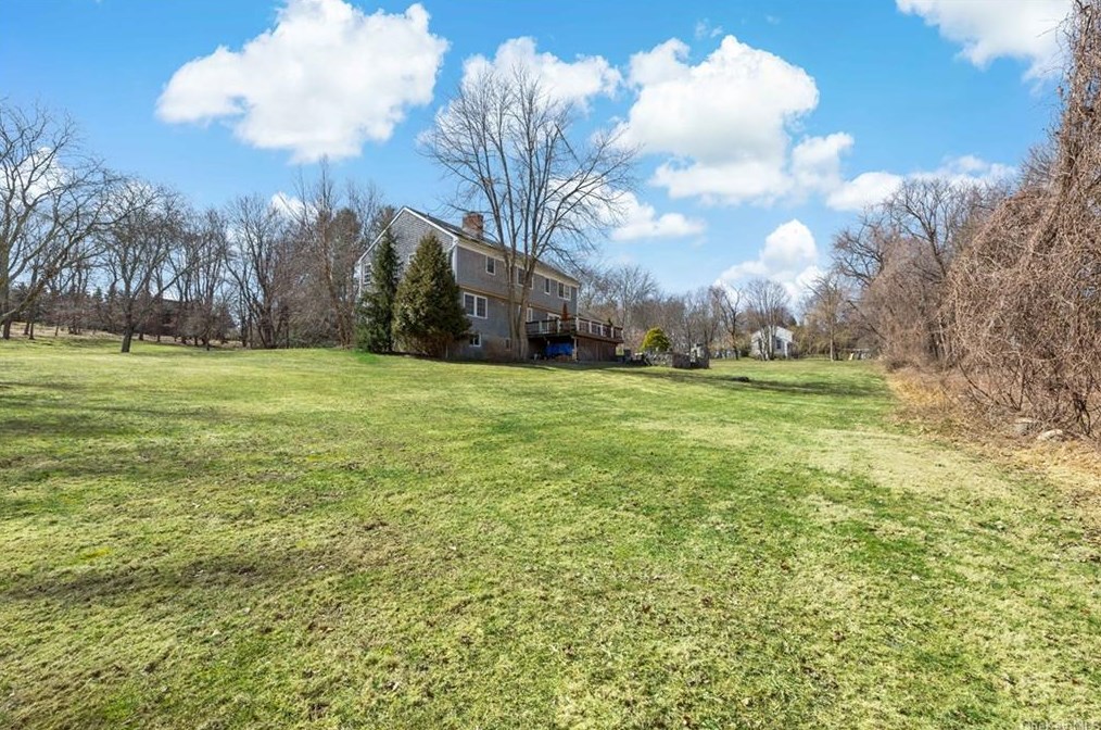 79 Cypress Ln, Briarcliff, NY 10510