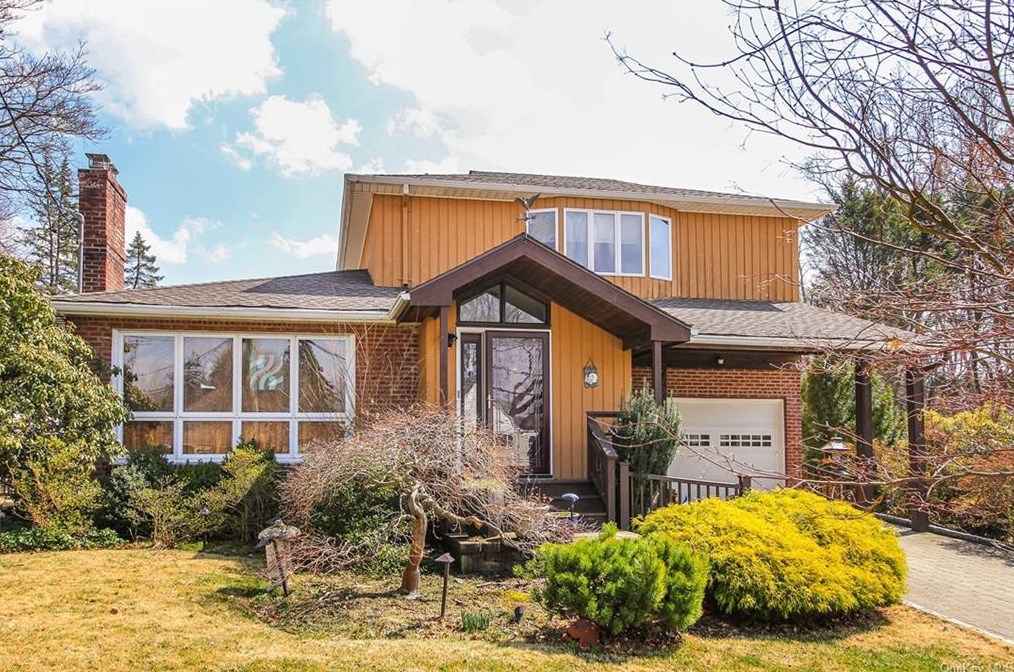 2 Crystal Ct, Montrose, NY 10548-1114