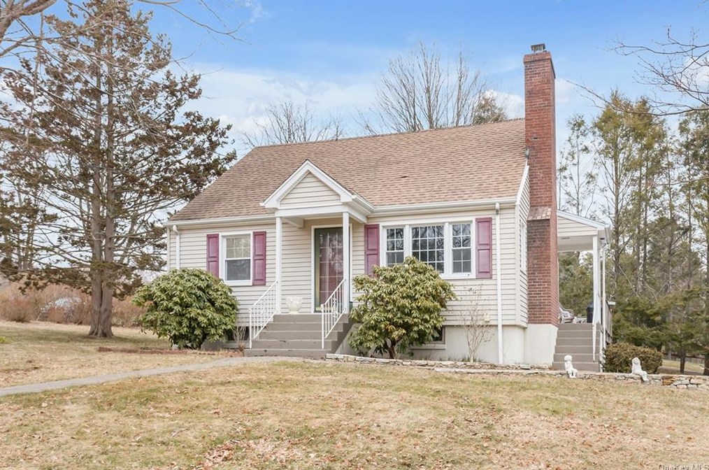 542 Marlet Pl, Yorktown Hgts, NY 10598
