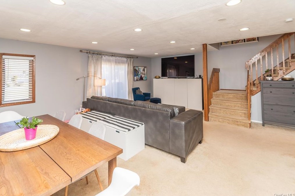 255 Heritage Ln, Monroe NY  10950-5141 exterior