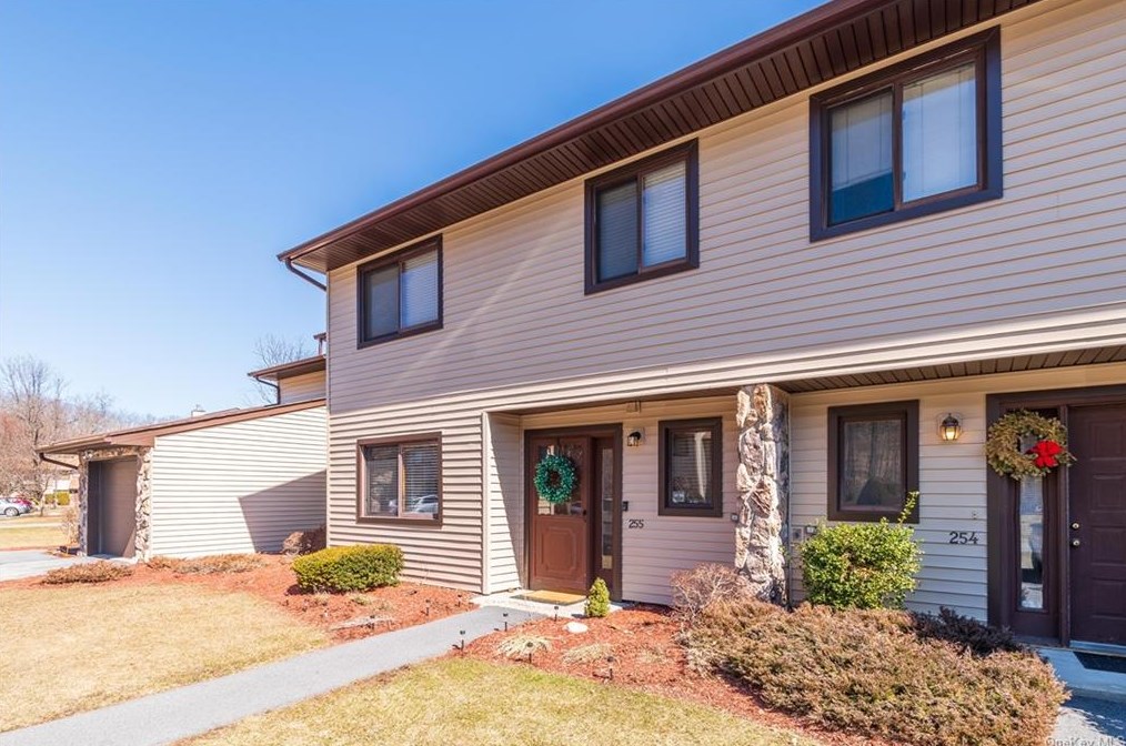 255 Heritage Ln, Monroe NY  10950-5141 exterior