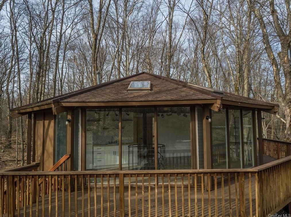 26 Pine Top Rd, Woodridge, NY 12789