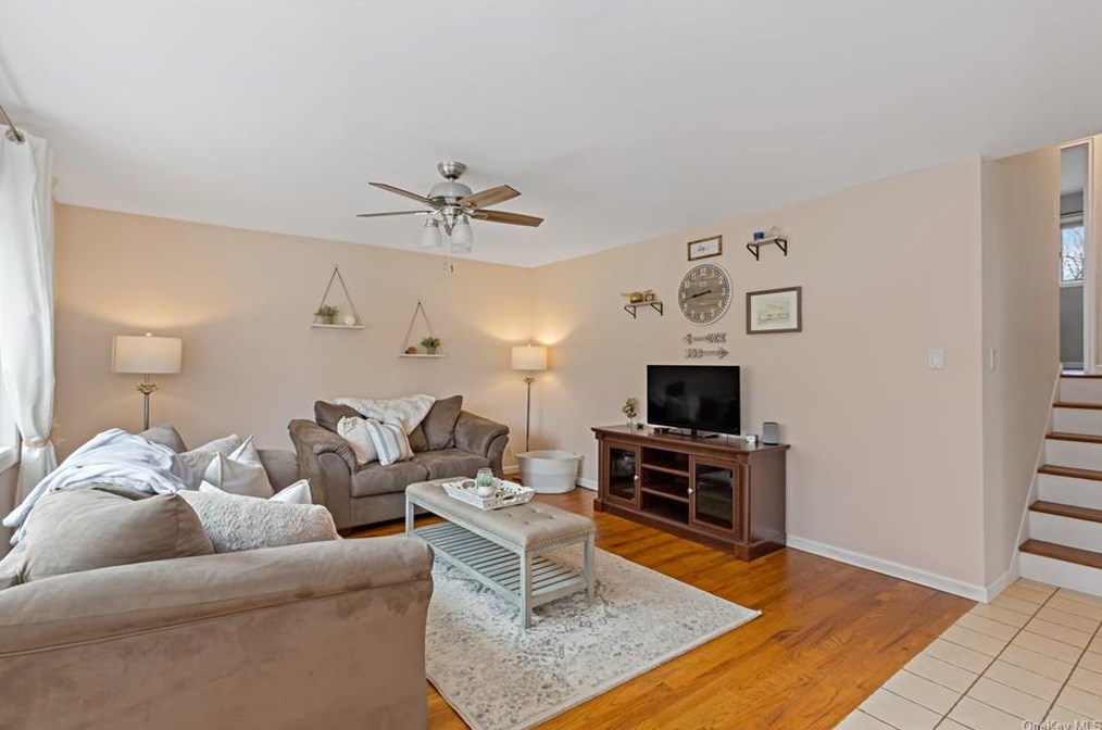 2969 S Deerfield Ave, Yorktown Hgts, NY 10598