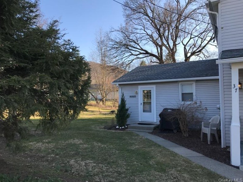 37 Vail Ave, Beacon, NY 12508-4230