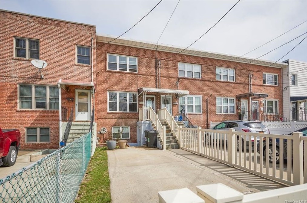 284 Swinton Ave, Bronx, NY 10465